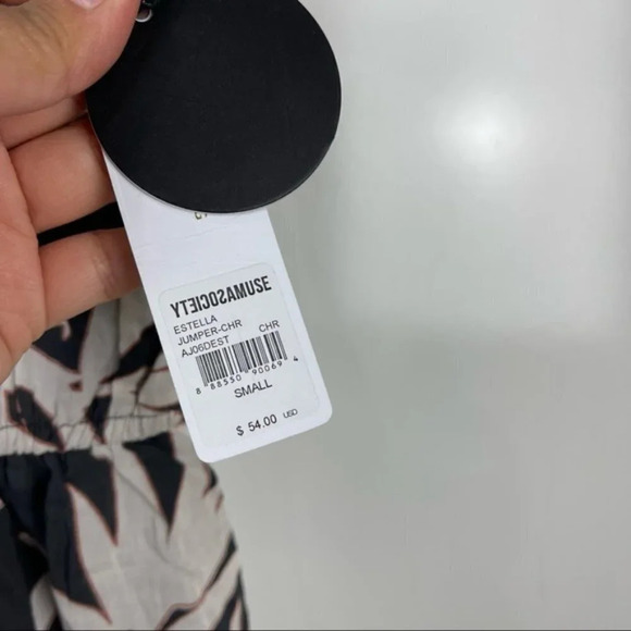 NEW Amuse Society Estella Charcoal Grey Leaf Print Romper Shorts Jumpsuit Small - Picture 8 of 9